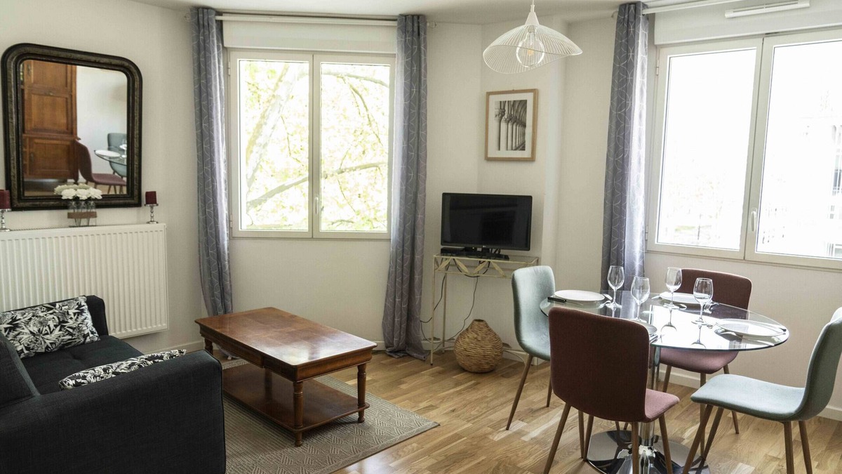 Bastide Apartment | Queyries - 2 chambres avec ascenseur et Parking/