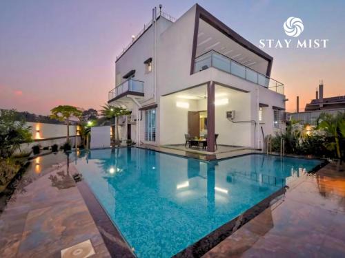 Khalapur Villa | Quickpeak Villa by Staymist