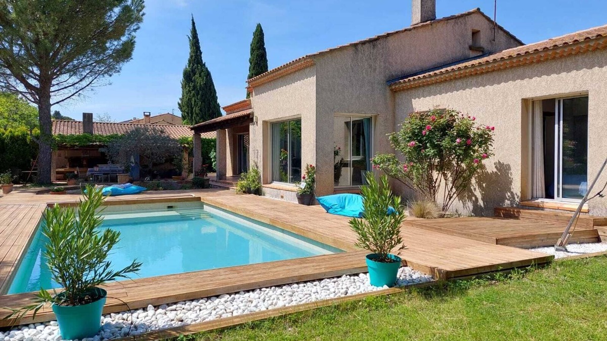 Jonquerettes House | Quiet house with swimming pool, pergola, BBQ, garden with trees, 4 bedrooms and 3 bathrooms