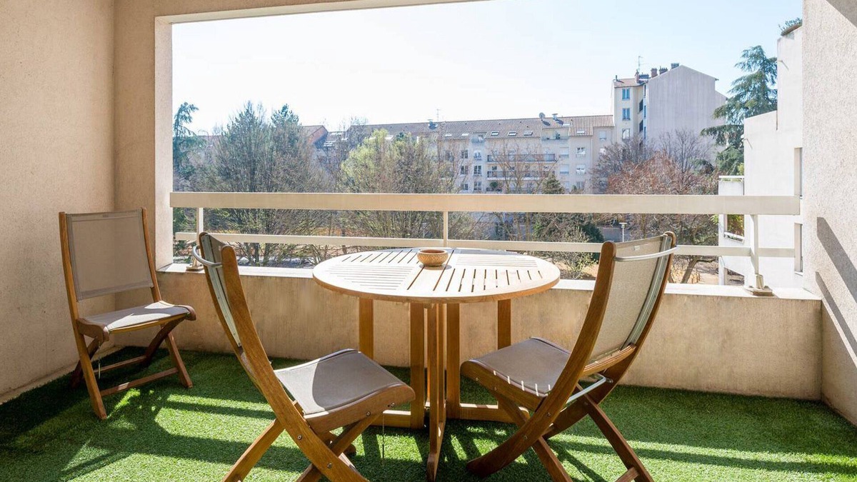 Jean Moulin - Marius Berliet Apartment | Quiet 2 BR apt in Sans-Souci, garage & terrace