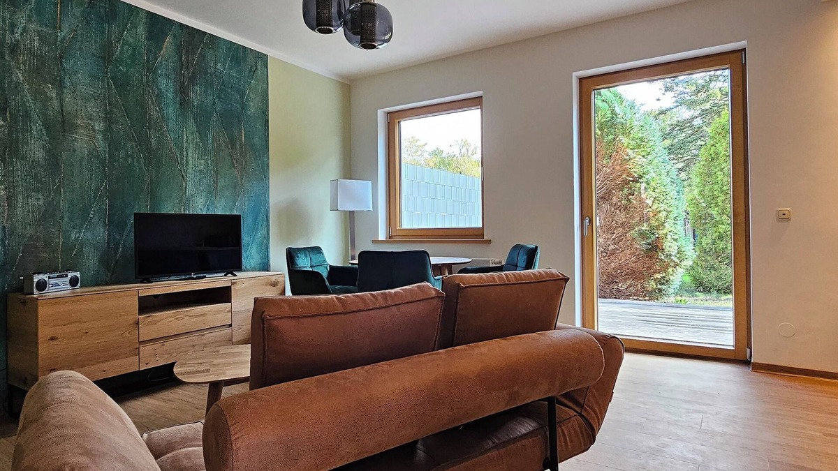 Markgrafenheide Apartment | Quiet 2 room apartment with WLAN on the first floor - MH5