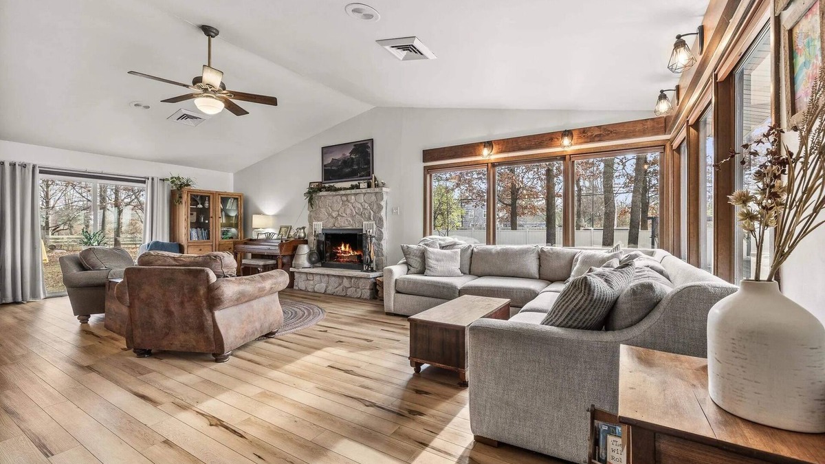 Park Ridge House | Quiet 3 bedroom family friendly bungalow in peaceful Stevens Point