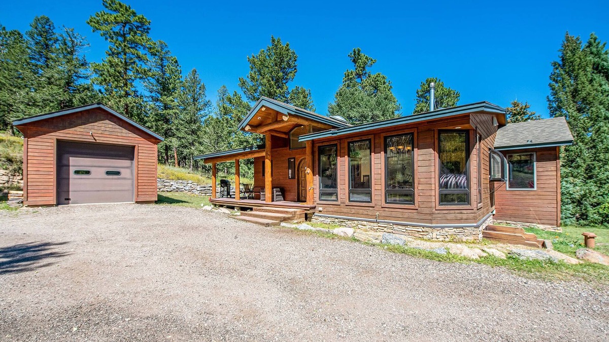 Little Valley Cabin | Quiet 4 Acres, Gym,Theater, Grill, & WILDLIFE! Sleeps 6 IN LUXURY!nLic NCD0335