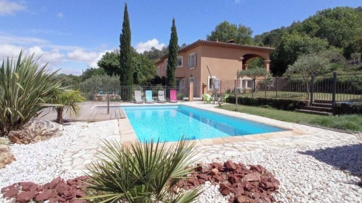 Brignoles House | Quiet 4* gîte, private heated pool, relaxation, panoramic views, astronomy