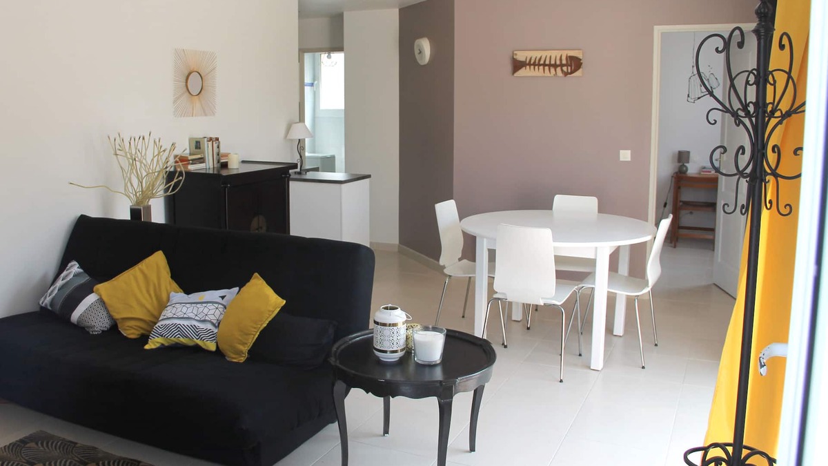 Nieul-sur-Mer House | Quiet 4-person house with patio 10 minutes from La Rochelle and Ile de Ré