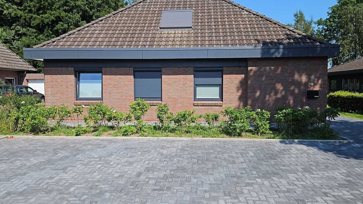 Eddelak House | Quiet accommodation with nearby football pitch