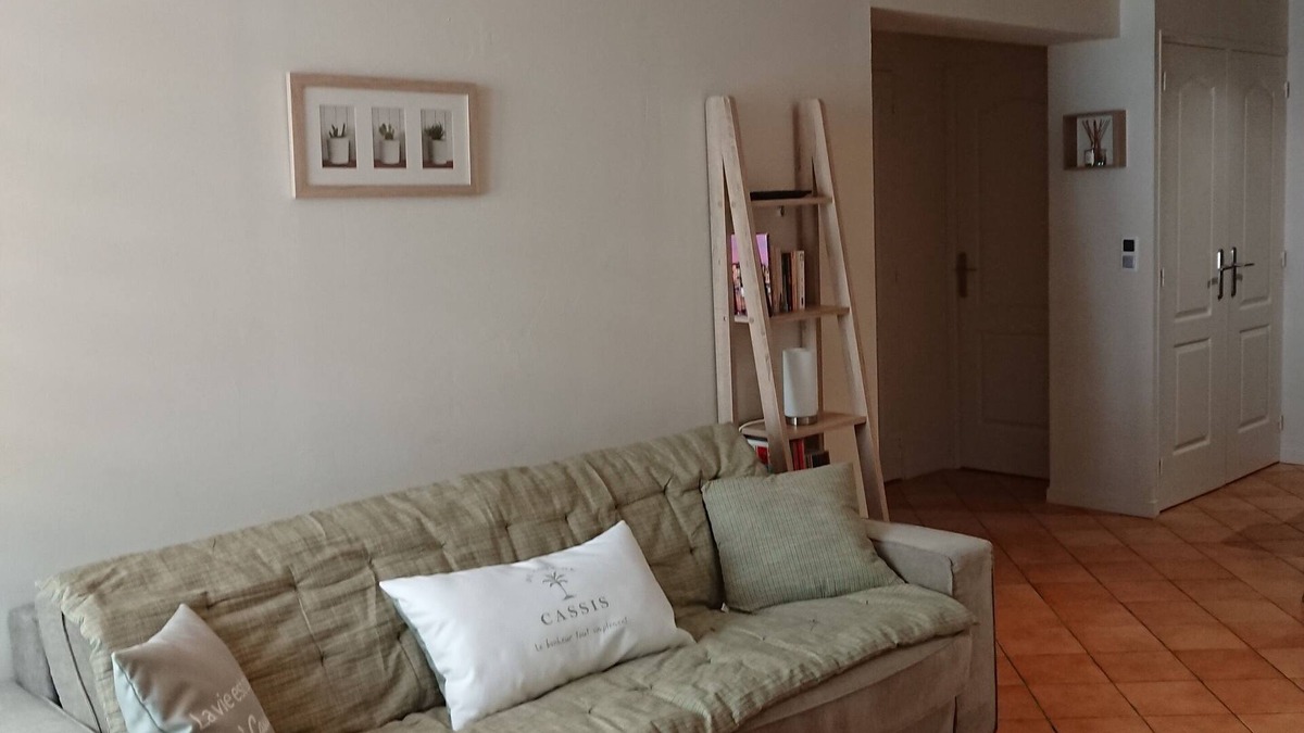Cassis House | Quiet, air-conditioned apartment for 4 in city center