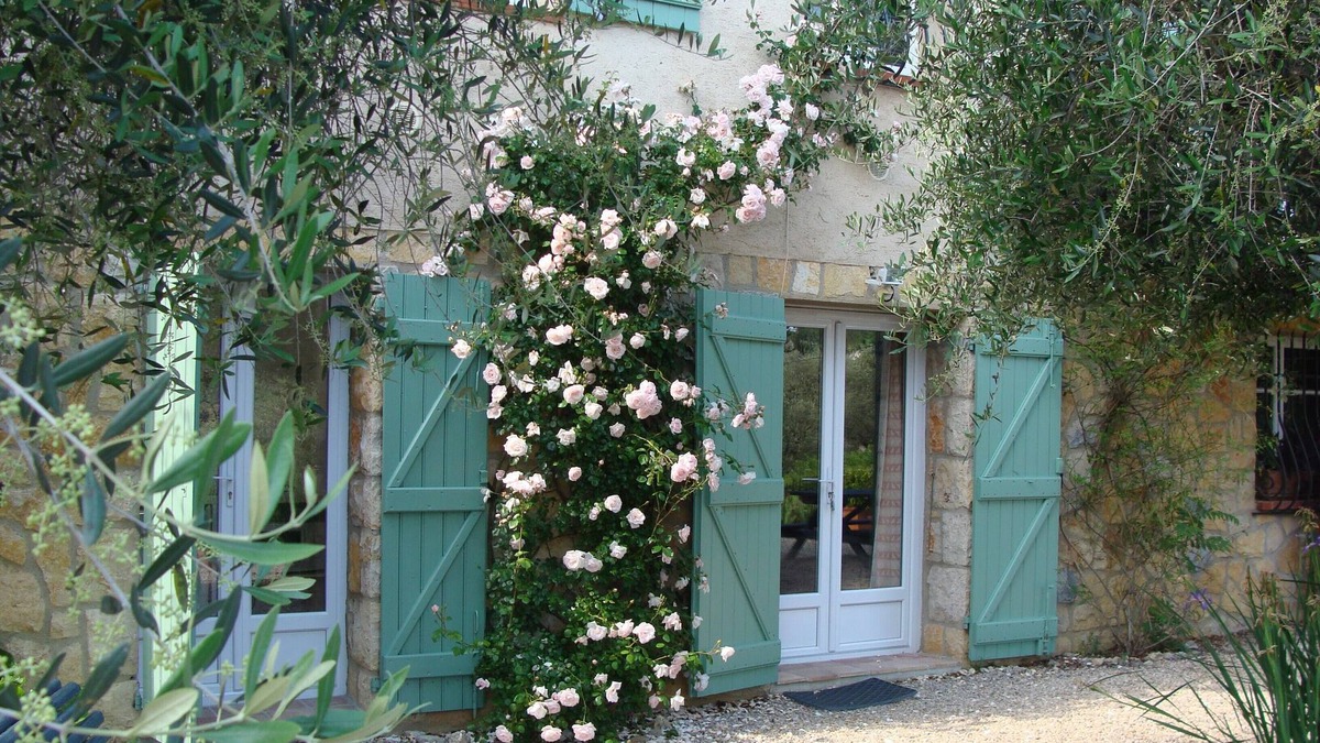 Le Rouret Apartment | Quiet and comfortable studio in a Provencal garden