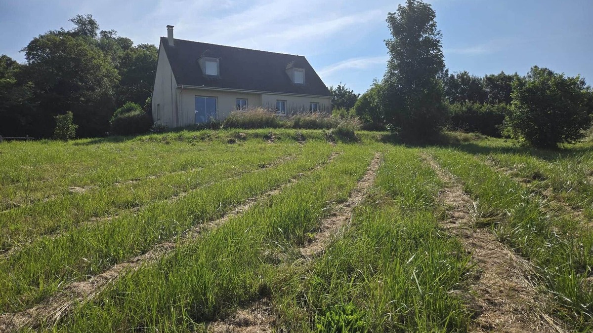 La Mesniere House | Quiet and panoramic view of fields and La Sarthe
