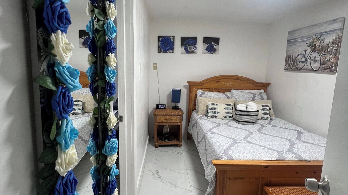 West Park Apartment | Quiet and private apartment in Hollywood!