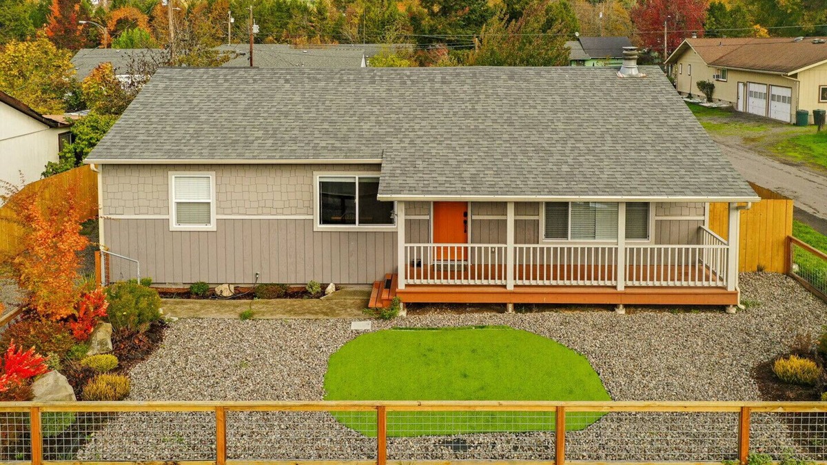 Oakridge House | Quiet and relaxing 5 room family house with sauna