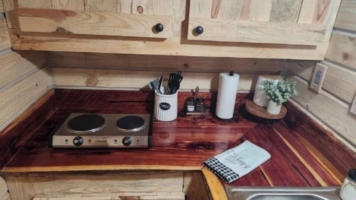 Boger City Cabin | Quiet and relaxing cabin by the creek! Pet-Friendly!