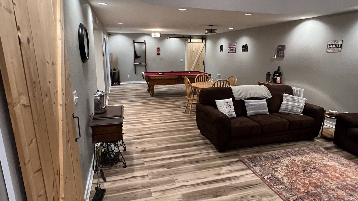 Richland House | Quiet and secluded barn home close to Ft Leonard Wood and outdoor activities!