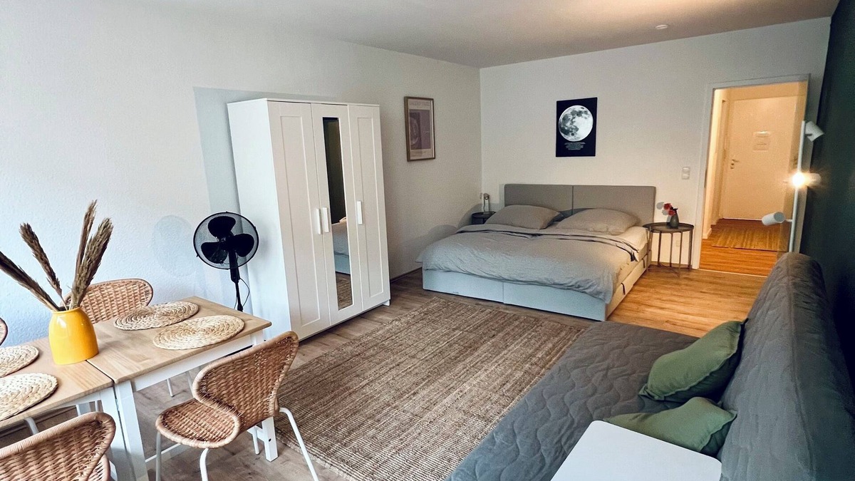 Golzheim Apartment | Quiet and sunny studio in direct proximity to the trade fair/arena and city center