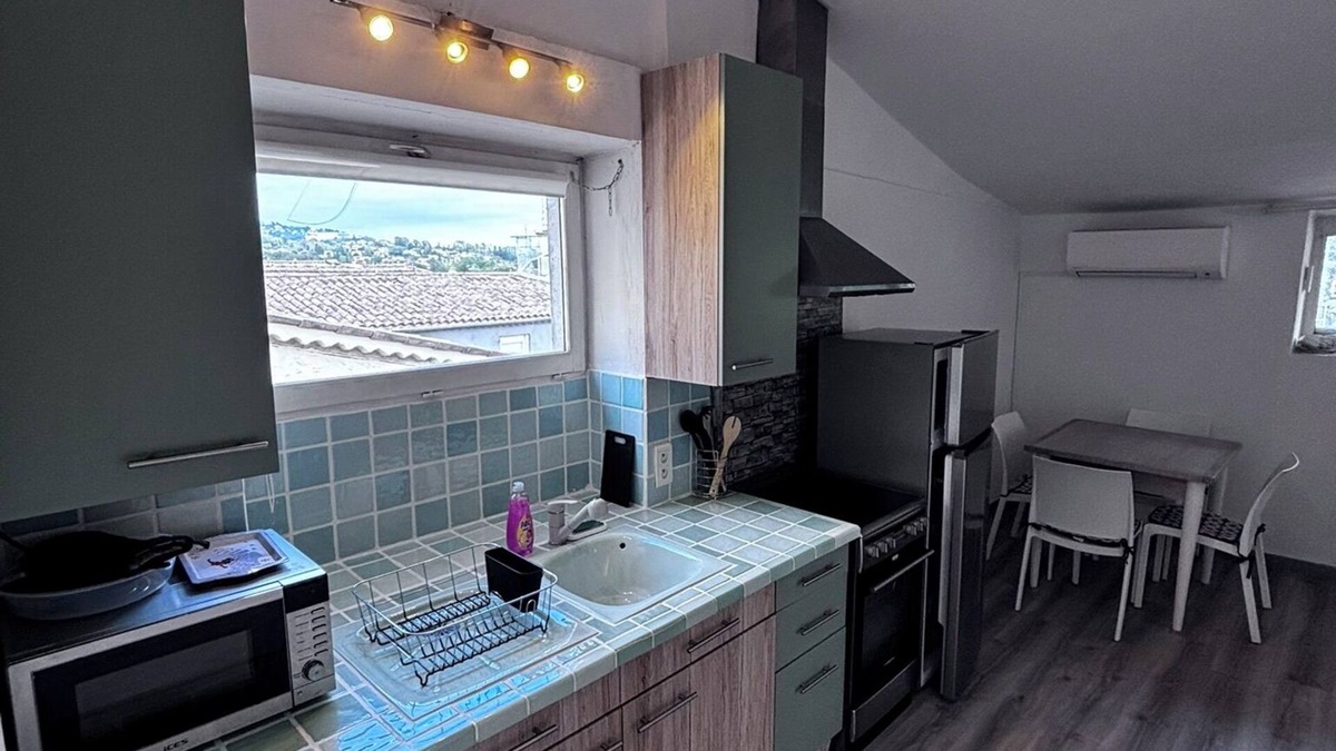 Peymeinade Apartment | Quiet apartment between sea and lake