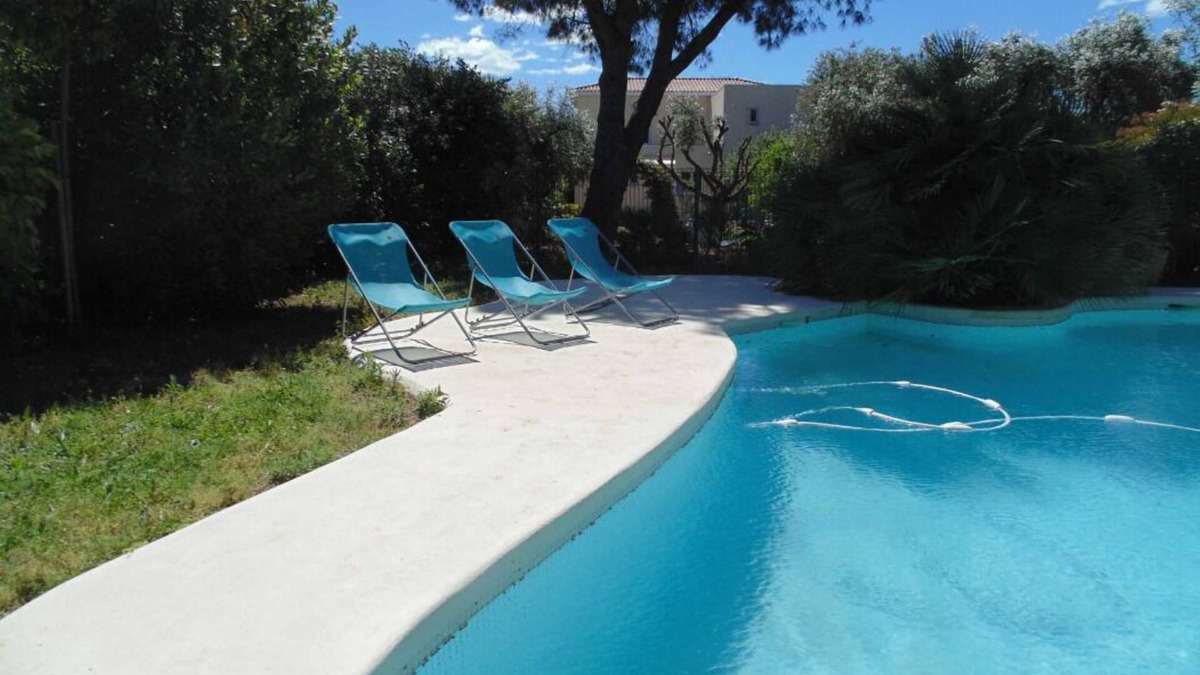 Lattes House | Quiet apartment with private pool close to all amenities