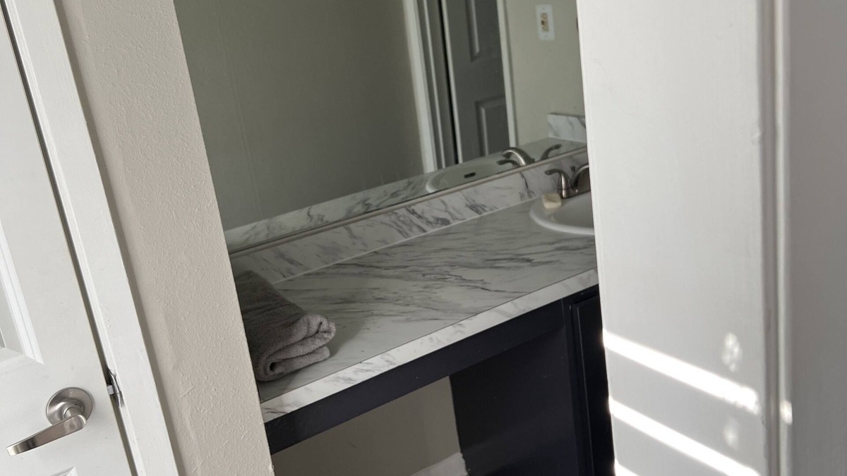 Sandy Springs House | Quiet area with pool and gym in the area . Mall is 10 minutes away