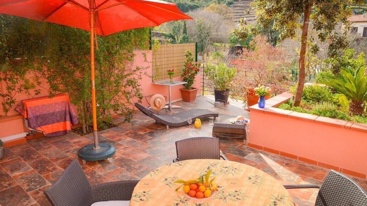 Collioure Apartment | Quiet, beautiful view at 250m from beaches and shops. Wireless.