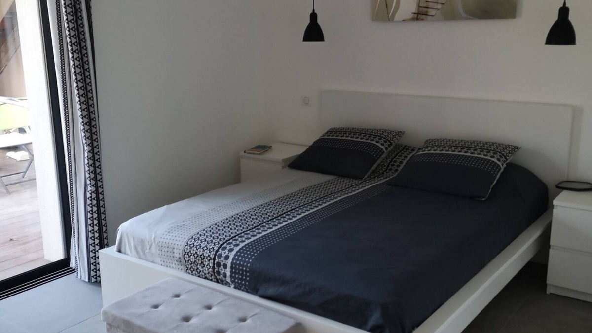 Marigot Apartment | QUIET BEDROOM WITH AN EXCEPTIONAL VIEW ON MARIGOT