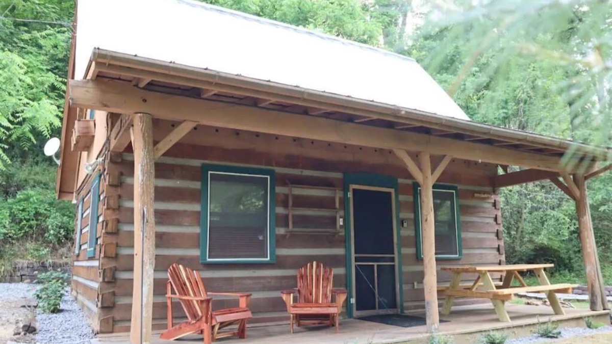 Sylva Cabin | Quiet Cabin: Perfect basecamp for exploring WNC!nn