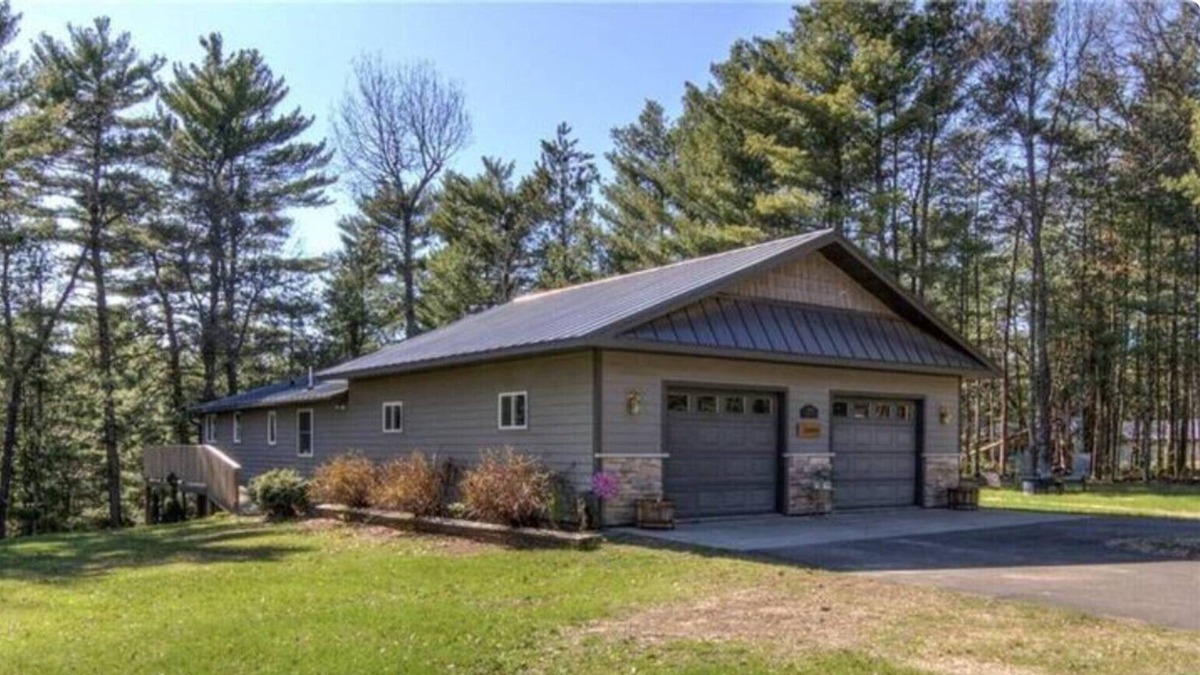 Willard House | Quiet cabin with numerous recreational activities