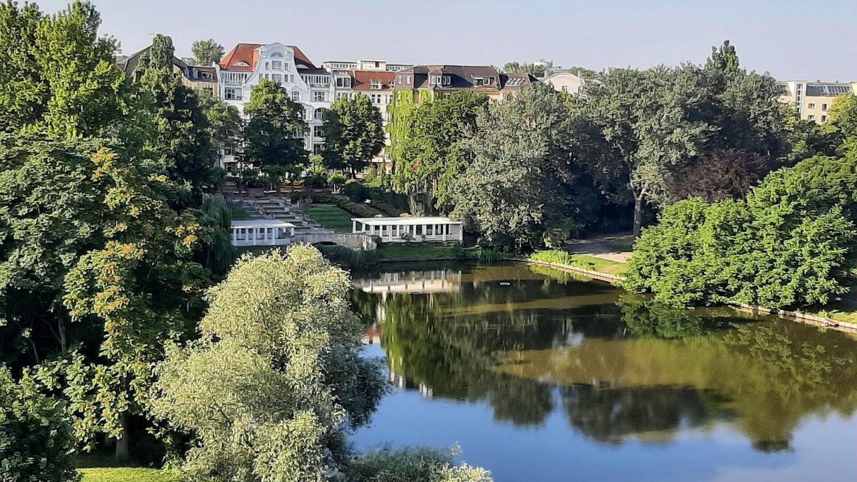 Charlottenburg-Wilmersdorf Apartment | Quiet, central apartment in Berlin-Charlottenburg, balcony