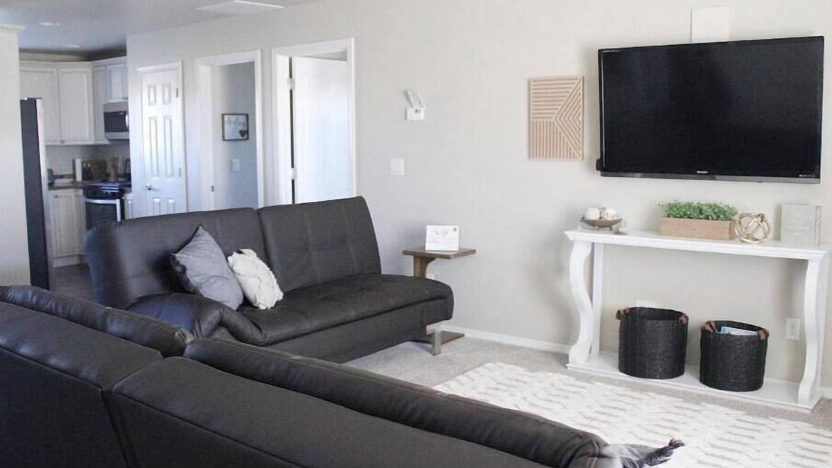 Twin Falls Apartment | Quiet, Clean 1 BR Apt. Perfect getaway for 2. Close to shopping, movies, etc