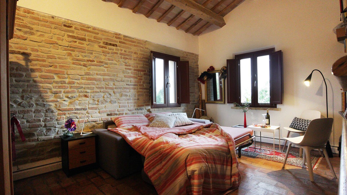 Serra de' Conti Bed & Breakfast | Quiet, comfortable B & B room in the heart of the Marche with 360 ° panorama