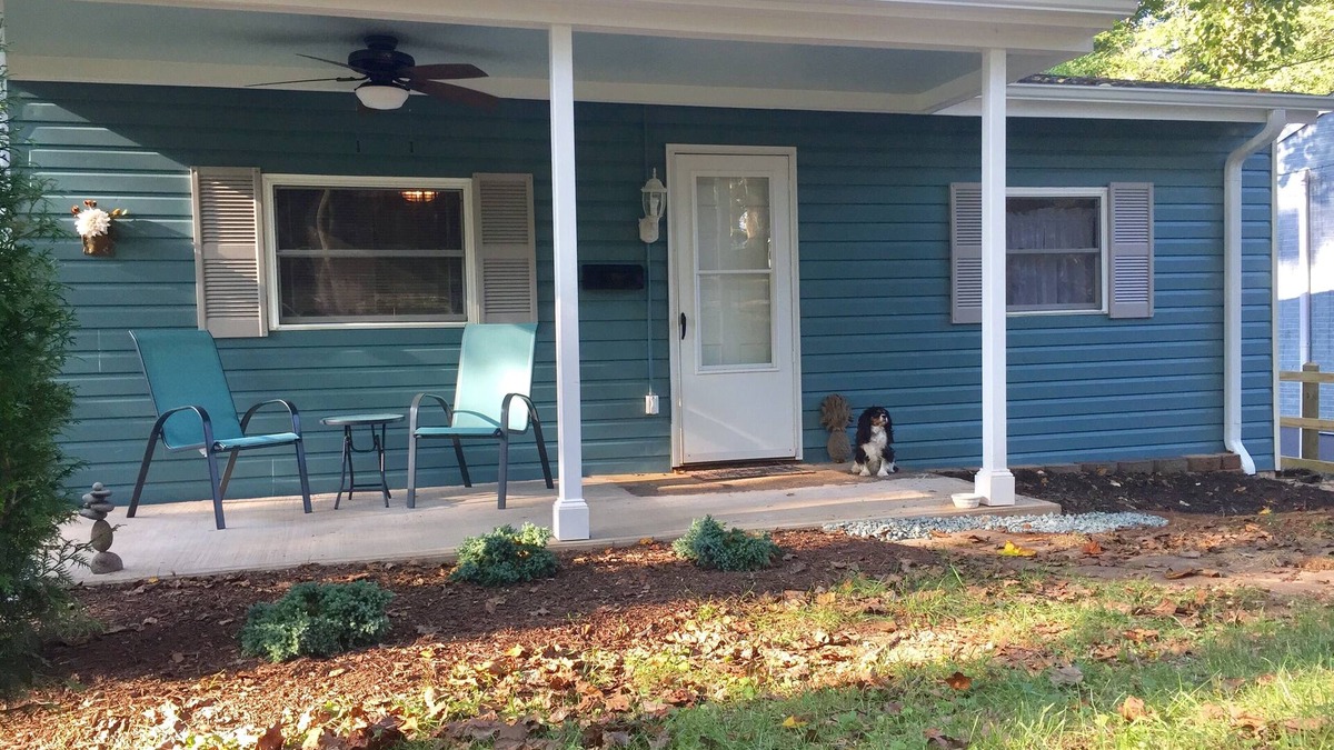 Fry's Spring House | Quiet Comfy Cottage - Super Clean - Equipped for Comfort and Enjoyment!