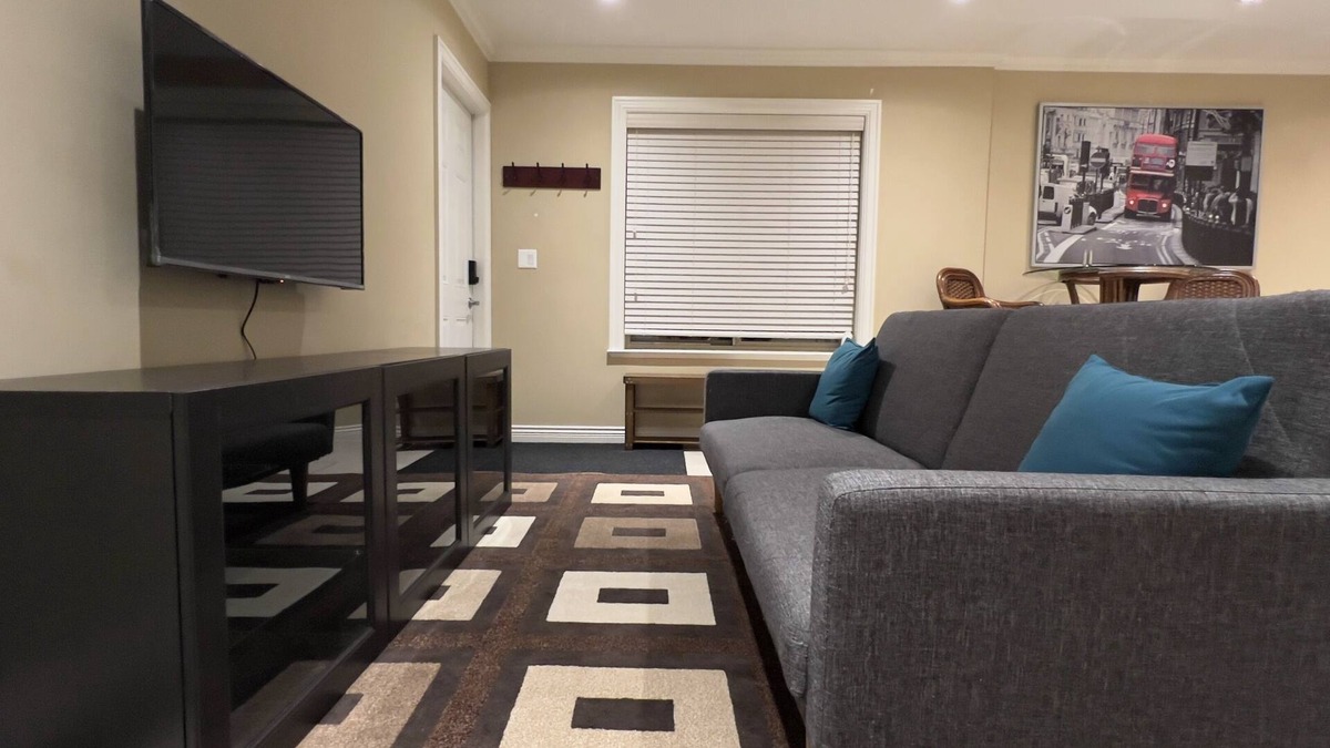 Richmond City Centre House | Quiet Comfy Suite