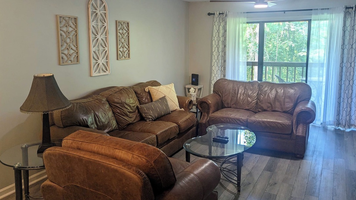 Columbia Condo | Quiet Corner Unit with Deck Overlooking the Saluda River