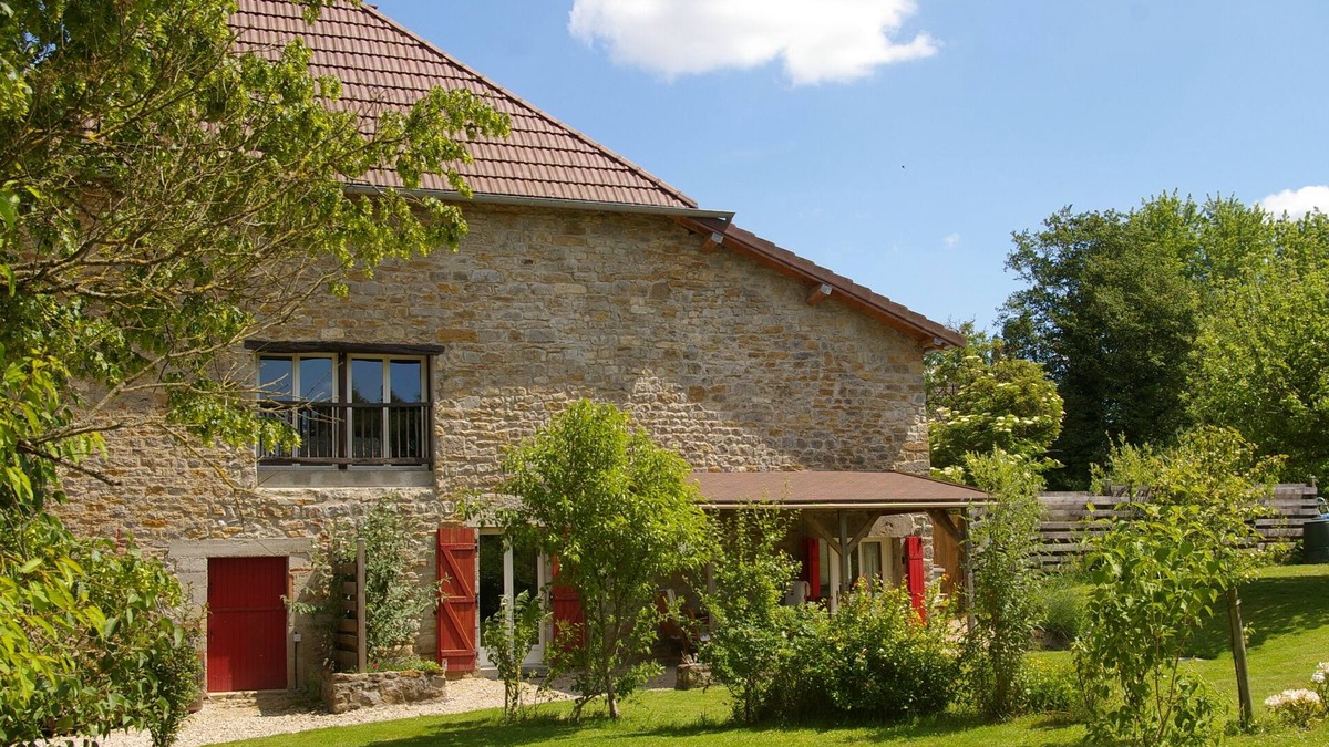 Villerserine Cottage | quiet cottage, near Poligny and Arbois, vineyards, lakes, waterfalls, hiking