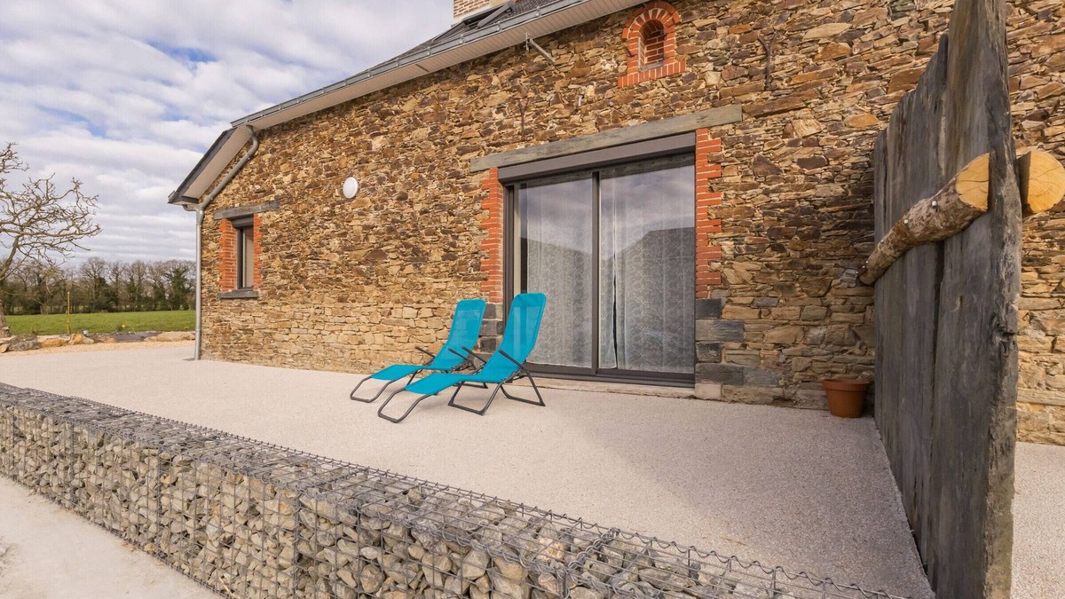 Nort-sur-Erdre Cottage | Quiet cottage with terrace, near Nantes