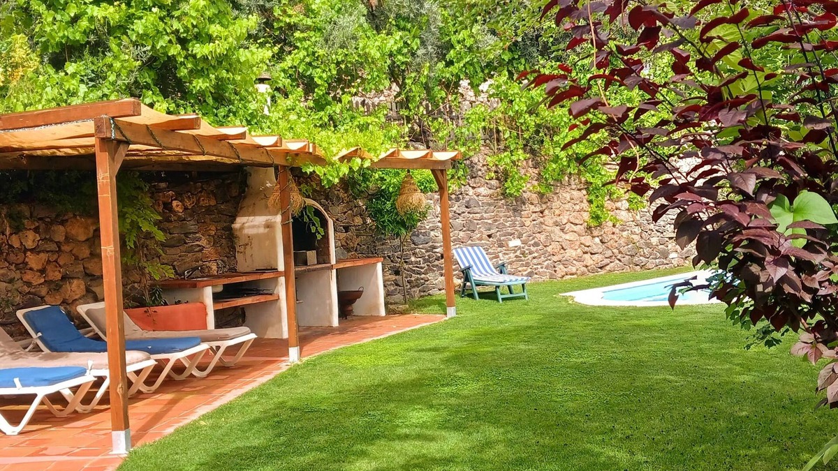 Guejar Sierra Villa | Quiet country house between the ski resort of Sierra Nevada and Granada