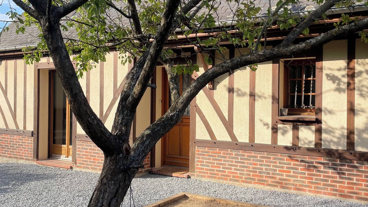 Triqueville House | Quiet country house with hiking trails. Dogs welcome.