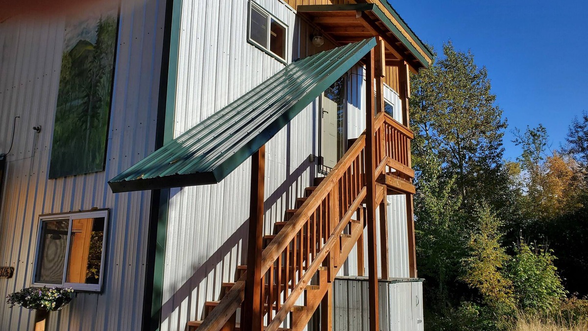 Knik River Bed & Breakfast | Quiet country living in this spacious 2nd story Unit. Hiking trails and more!n