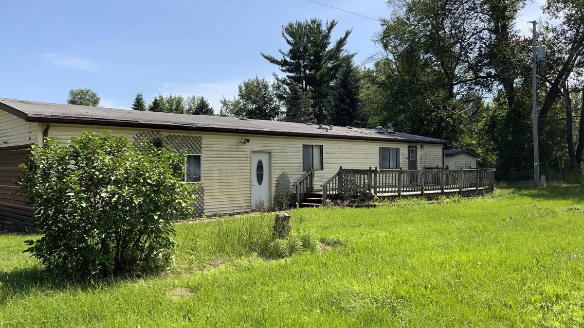 Larsen House | Quiet country location ~ Manufactured home 1,800 SF