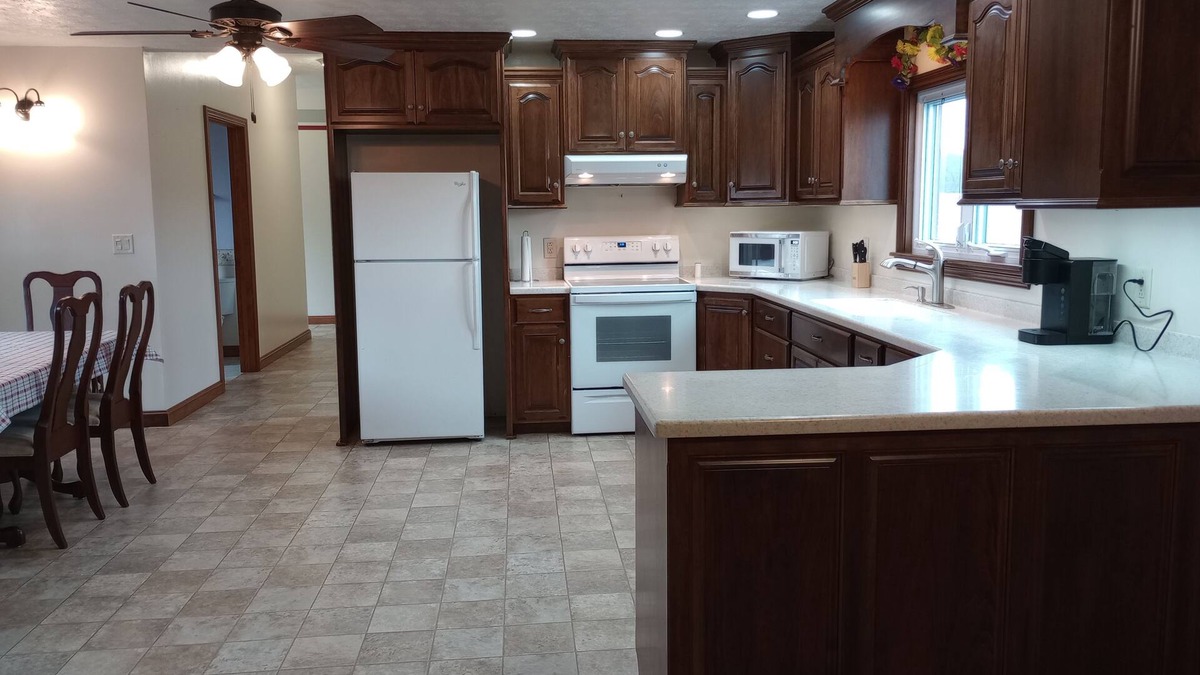 Waterloo House | Quiet Country Retreat - outdoor BBQ, 5 mi. From Del Lago Resort