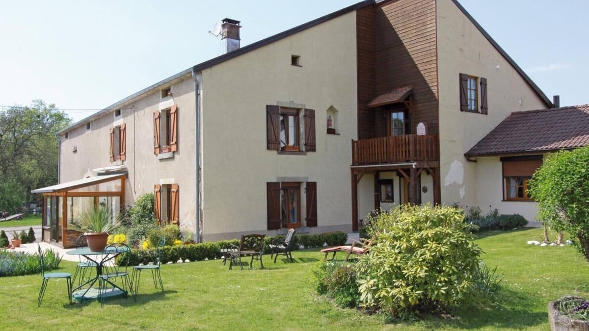 Francalmont Cottage | Quiet countryside house with large orchard