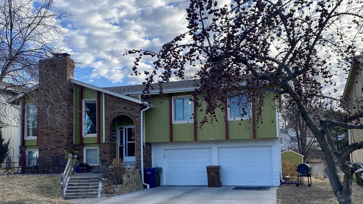 Bellevue House | Quiet Cul de sac in Bellevue Nebraska for CWS Families or Fans