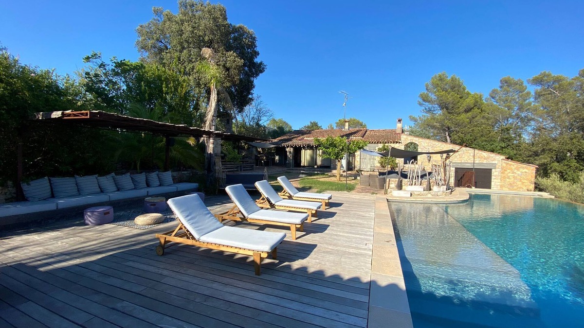 Cotignac House | Quiet estate surrounded by vineyards and olive groves