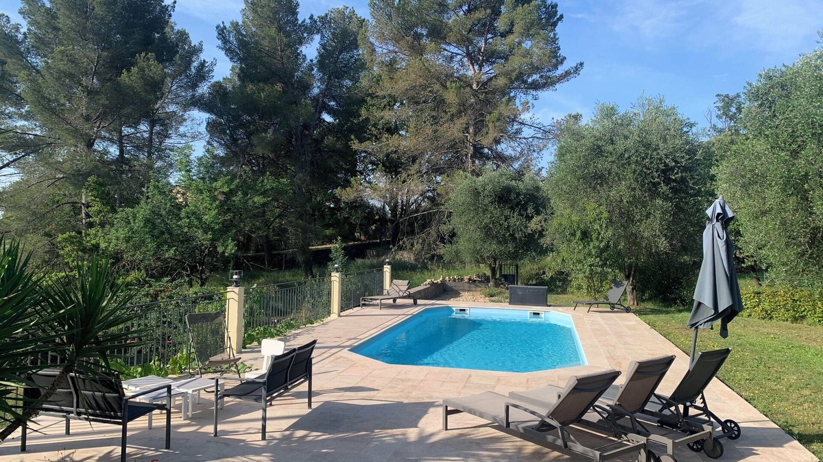 Saint-Jacques Villa | Quiet family home with pool & garden