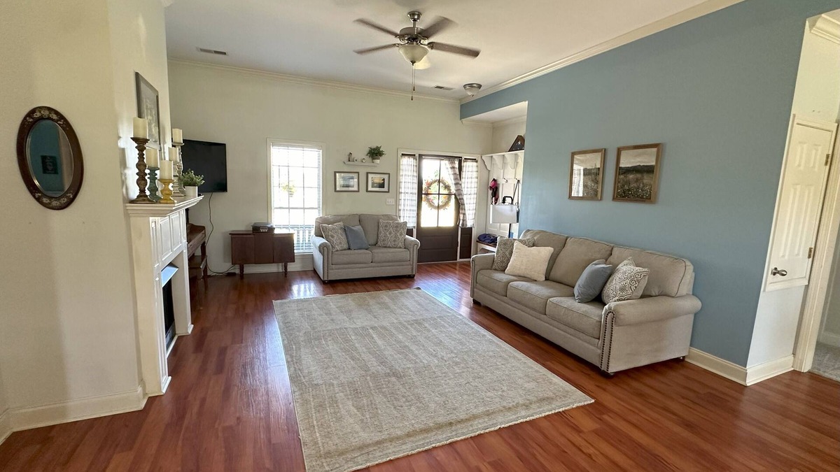 Oxford House | Quiet Family & Pet Friendly Home