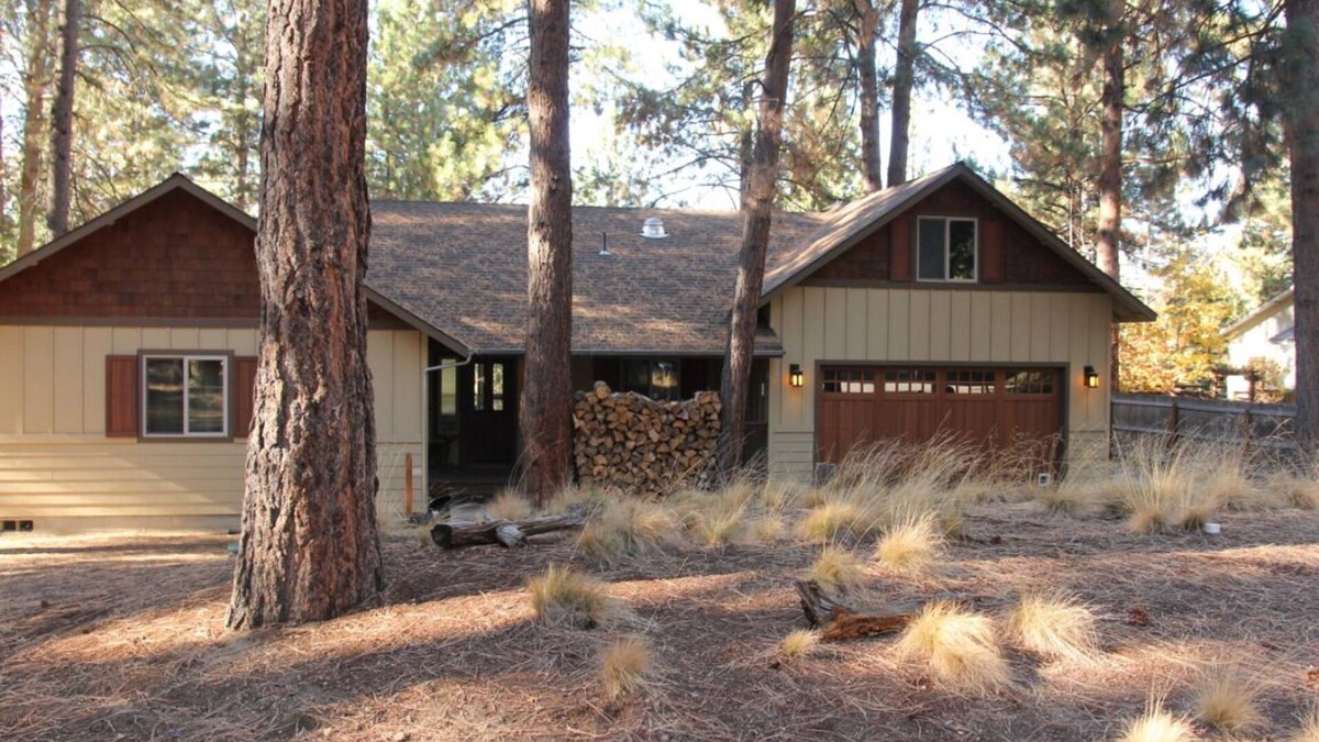 Deschutes River Woods House | Quiet Forest Retreat, 10min from Old Mill