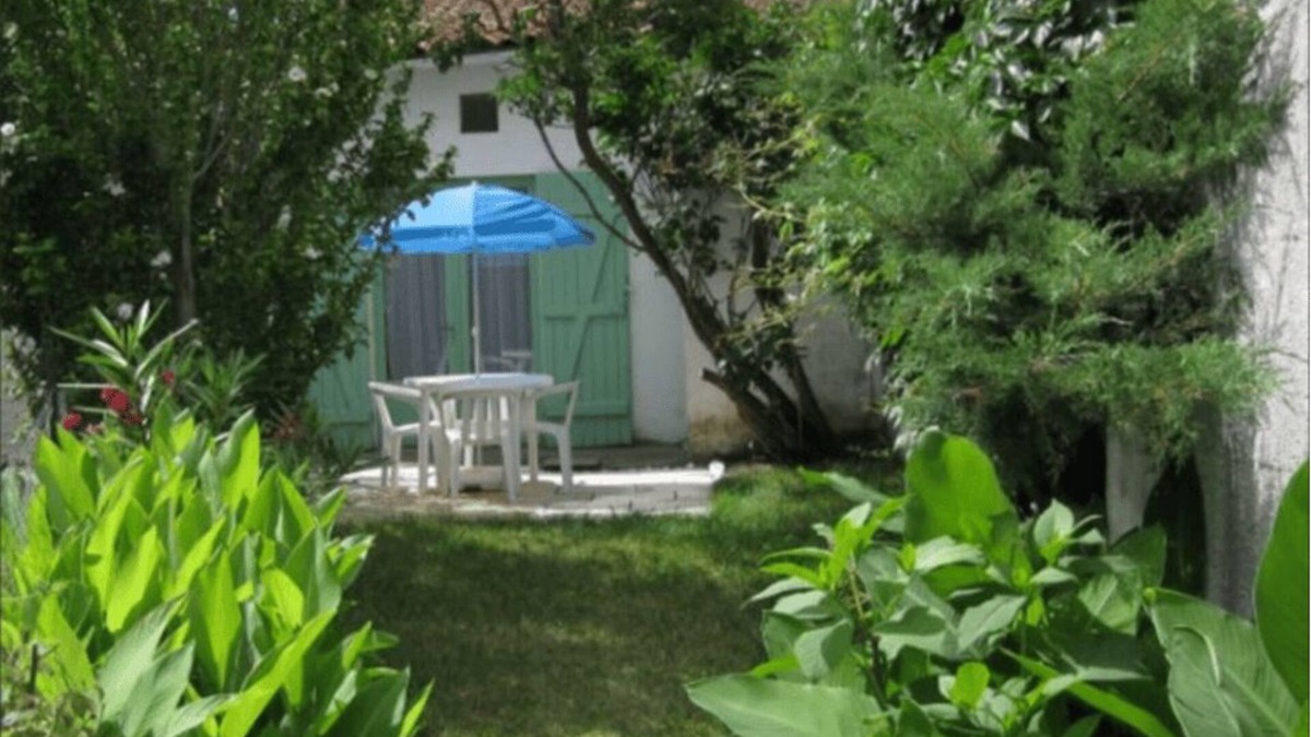 Saint-Georges-de-Didonne House | Quiet village house, 300 m from the beach, heart of Saint-Georges-de-Didonne