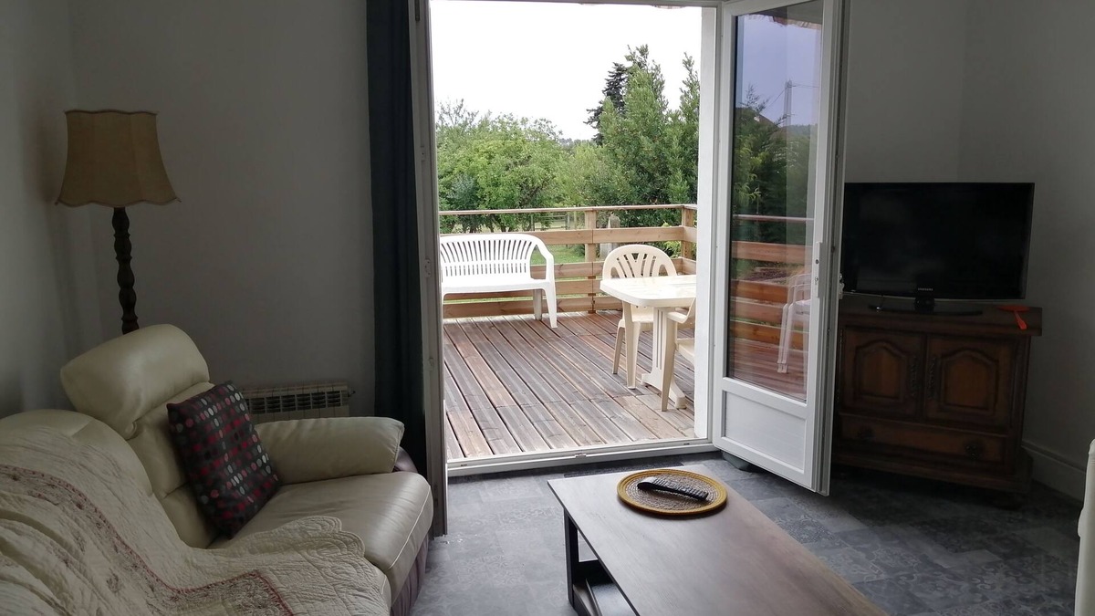Saint-Pourcain-sur-Sioule House | Quiet house 5 minutes from the town center. (2 nights minimum)