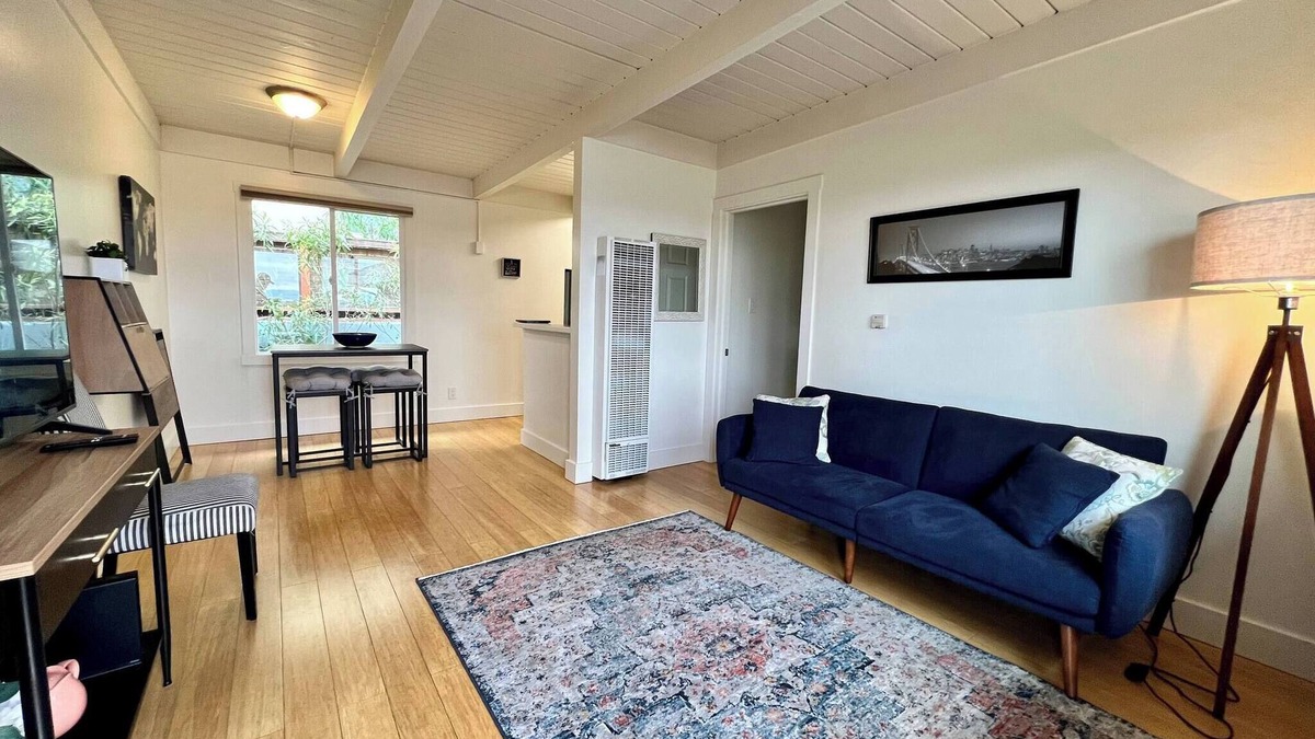Belmont Bed & Breakfast | Quiet Garden Oasis | Sunset View | Parking | 1/1