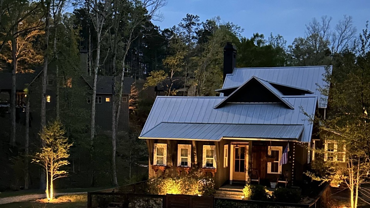 The Woods of Longleaf House | Quiet get away on the lake in gated community