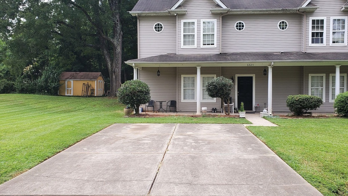 Charlotte House | Quiet Getaway in Perfect location. Plenty of room for friends and family
