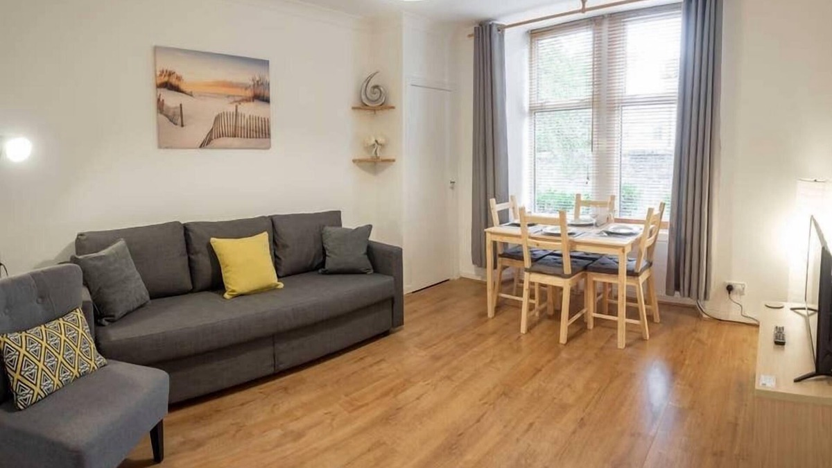 Dundee Apartment | ☆ Quiet Ground Floor Apartment Near University ☆